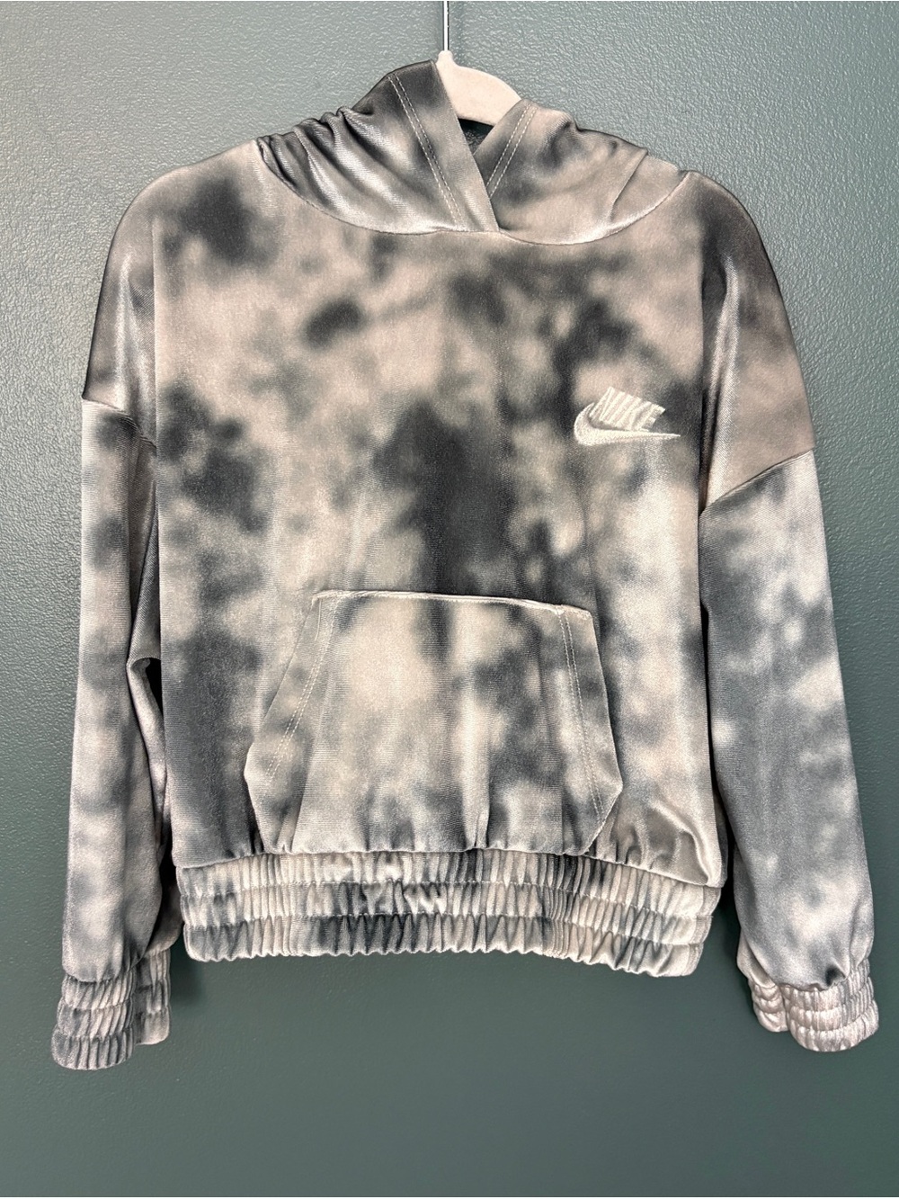 Nike Girl’s Tie-Dye Pullover Velour Hoodie Gray 3T